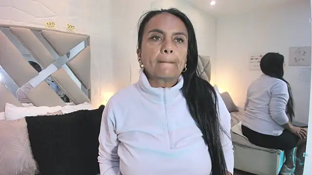 Snapshot of raquell_moore chatting on November 14, 2025, 11:47 am raquell moore online show from November 14, 2025, 11:47 am