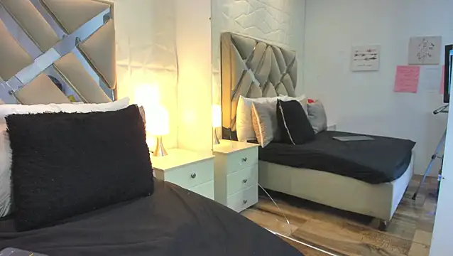 Snapshot of raquell_moore chatting on March 3, 2026, 12:01 pm raquell moore online show from March 3, 2026, 12:01 pm