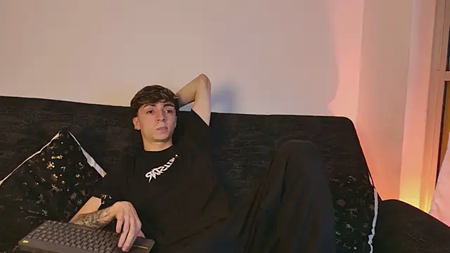 ethan and ava online show from February 5, 2026, 2:29 am