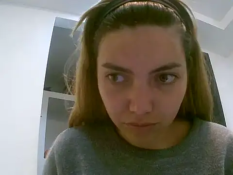 VittoriaTaylor online show from February 19, 2026, 4:04 pm