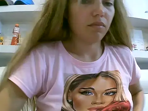 Snapshot of VittoriaTaylor chatting on April 18, 2026, 8:20 pm VittoriaTaylor online show from April 18, 2026, 8:20 pm