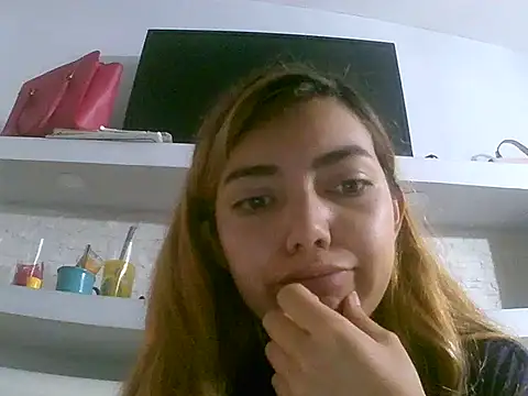 VittoriaTaylor online show from March 20, 2026, 5:58 pm