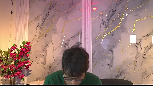 vanilla hot online show from November 21, 2025, 8:08 pm