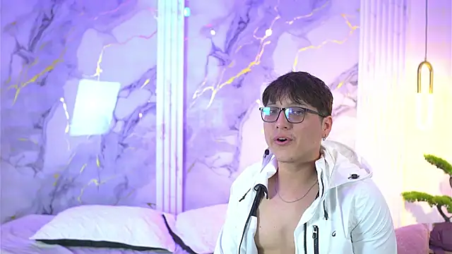 vanilla hot online show from November 6, 2025, 1:48 pm