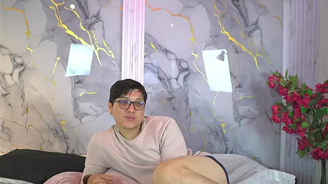 vanilla hot online show from October 23, 2025, 1:43 pm