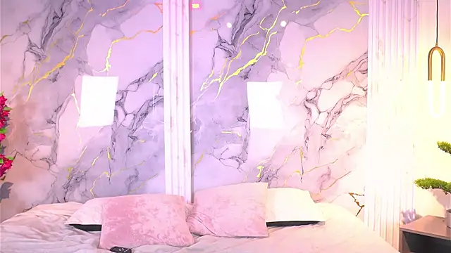 vanilla hot online show from November 22, 2025, 8:40 pm