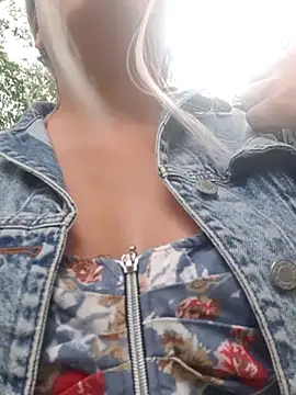 monicavictoria1301 online show from March 16, 2025, 10:31 pm