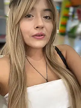 Snapshot of monicavictoria1301 chatting on June 12, 2026, 10:35 am monicavictoria1301 online show from June 12, 2026, 10:35 am