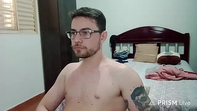 Snapshot of Dyllan__ chatting on July 30, 2026, 3:55 pm Dyllan online show from July 30, 2026, 3:55 pm