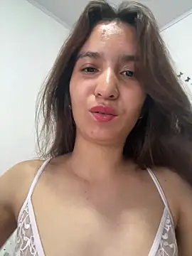 Bella still online show from April 15, 2026, 1:48 pm