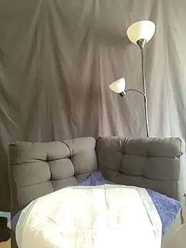 xoxoHotCoCo online show from April 9, 2026, 8:15 pm