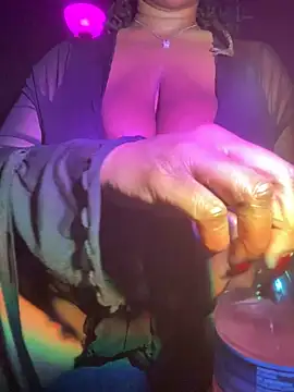 xoxoHotCoCo online show from February 19, 2025, 3:50 am