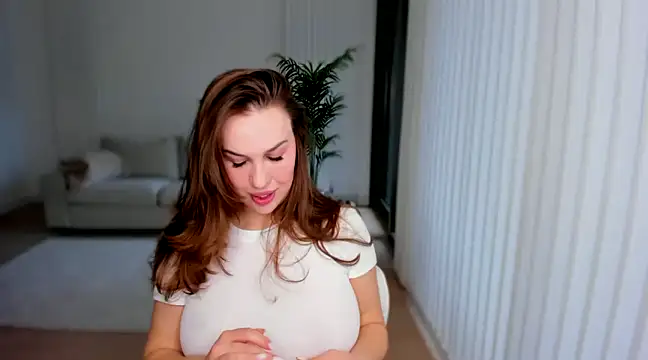 Snapshot of GoddessRoxana chatting on February 7, 2025, 11:01 am GoddessRoxana online show from February 7, 2025, 11:01 am