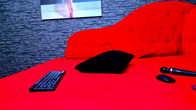 SelenaNoir online show from January 7, 2026, 5:23 am