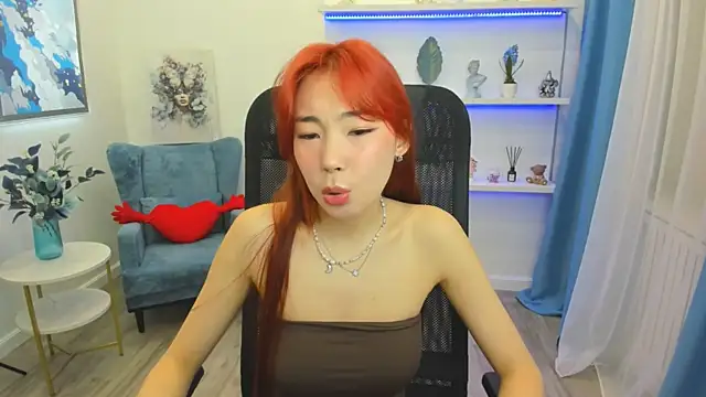 AnnaReyla online show from March 17, 2026, 2:03 am