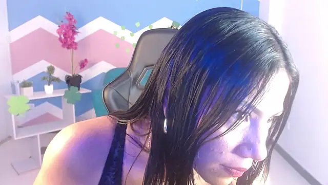 Snapshot of miss_honey01 chatting on March 18, 2025, 11:31 pm miss honey01 online show from March 18, 2025, 11:31 pm