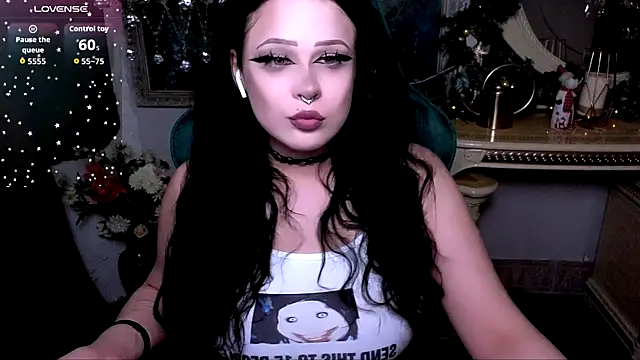 Snapshot of Rouz_Farrel chatting on January 13, 2026, 11:25 am Rouz Farrel online show from January 13, 2026, 11:25 am