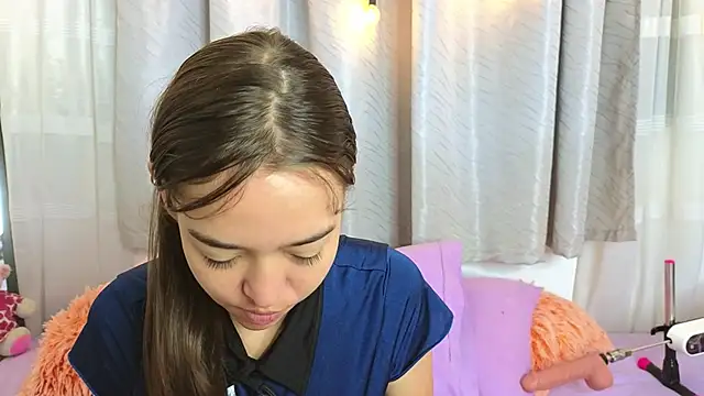 Snapshot of SERAFINA_ chatting on October 7, 2025, 1:01 pm SERAFINA online show from October 7, 2025, 1:01 pm