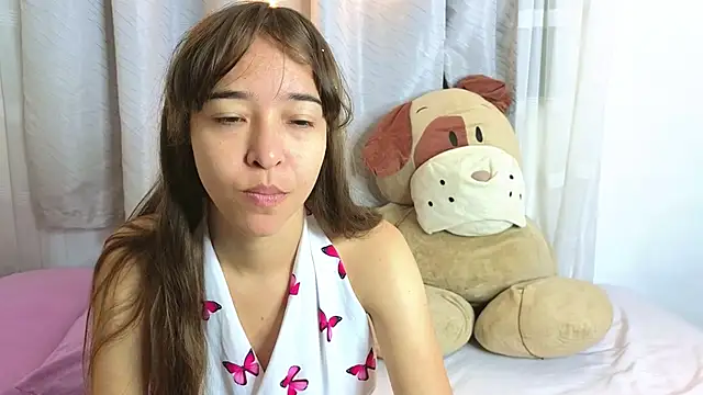 Snapshot of SERAFINA_ chatting on October 9, 2025, 1:11 pm SERAFINA online show from October 9, 2025, 1:11 pm