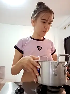 Snapshot of SERAFINA_ chatting on September 22, 2025, 3:07 pm SERAFINA online show from September 22, 2025, 3:07 pm
