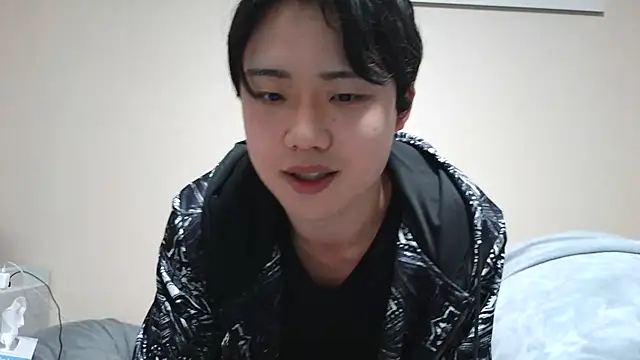 nunnun00 online show from March 19, 2025, 7:18 am