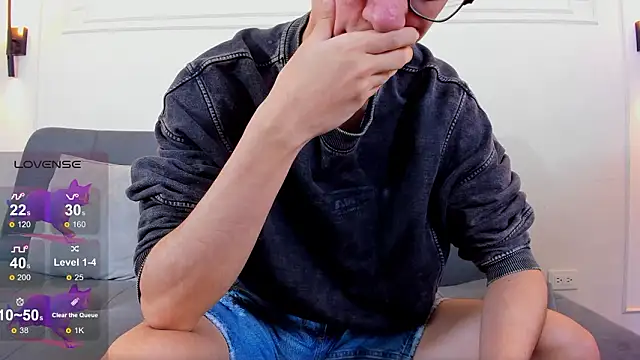 Snapshot of Cum_hunters chatting on February 26, 2026, 3:39 am Cum hunters online show from February 26, 2026, 3:39 am