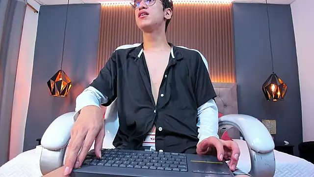 Cum hunters online show from September 24, 2025, 3:35 am