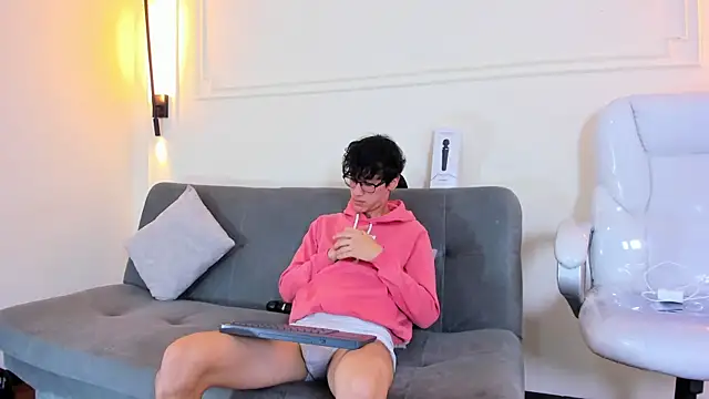 Snapshot of Cum_hunters chatting on January 8, 2026, 3:23 am Cum hunters online show from January 8, 2026, 3:23 am