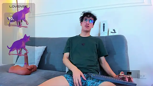 Snapshot of Cum_hunters chatting on December 19, 2025, 3:21 am Cum hunters online show from December 19, 2025, 3:21 am