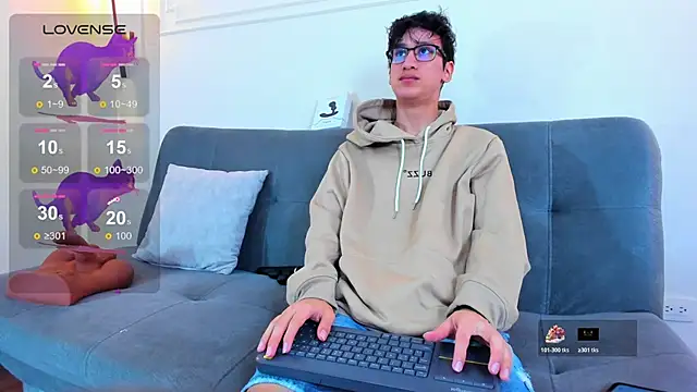 Snapshot of Cum_hunters chatting on December 21, 2025, 3:19 am Cum hunters online show from December 21, 2025, 3:19 am