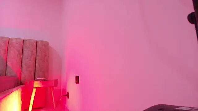 Snapshot of Auroraa_miller chatting on November 12, 2025, 11:58 am Auroraa miller online show from November 12, 2025, 11:58 am