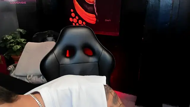 Snapshot of Brad_Summer chatting on February 20, 2026, 11:17 pm Brad Summer online show from February 20, 2026, 11:17 pm