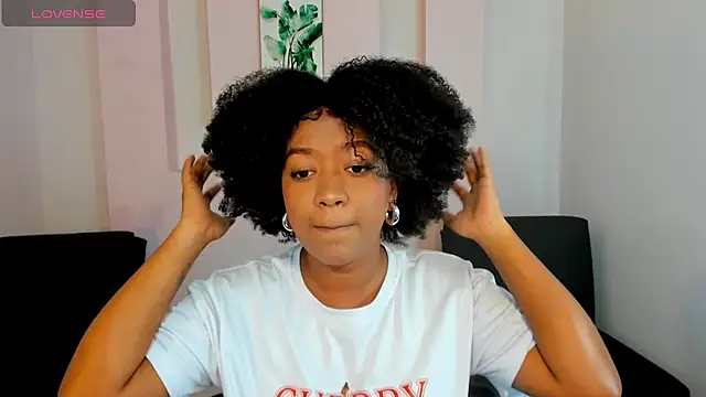 AishaHil online show from January 28, 2025, 11:49 am