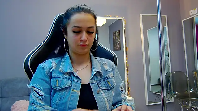 Snapshot of Eva_Lovvia_ chatting on March 4, 2025, 7:01 pm Eva Lovvia  online show from March 4, 2025, 7:01 pm