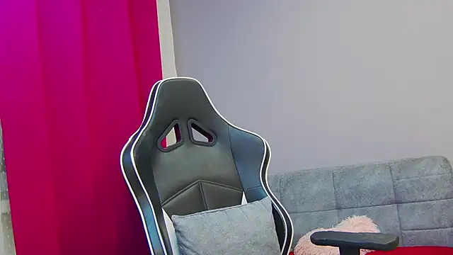 Snapshot of Eva_Lovvia_ chatting on February 21, 2025, 4:37 pm Eva Lovvia  online show from February 21, 2025, 4:37 pm