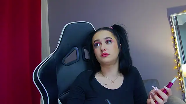 Snapshot of Eva_Lovvia_ chatting on February 19, 2025, 11:04 pm Eva Lovvia  online show from February 19, 2025, 11:04 pm