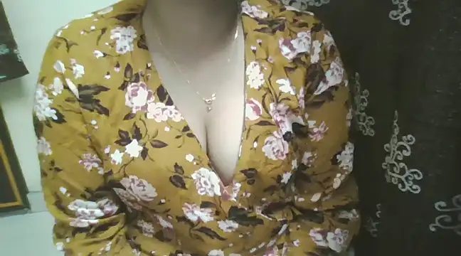 Snapshot of Lovely_Sreya chatting on February 13, 2025, 9:27 pm Lovely Sreya online show from February 13, 2025, 9:27 pm