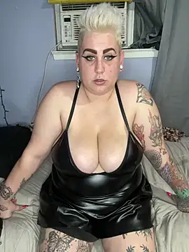 Snapshot of MistressMizfit chatting on February 4, 2025, 1:45 am MistressMizfit online show from February 4, 2025, 1:45 am
