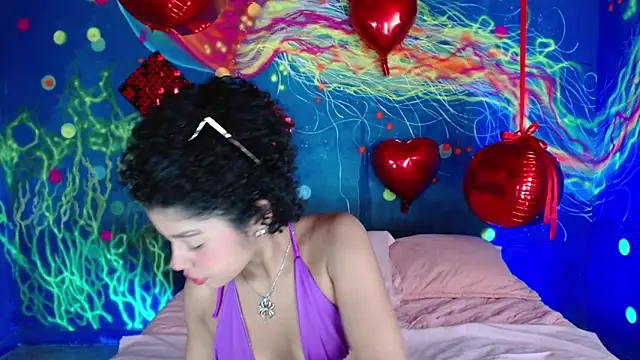 Snapshot of lucie_petite chatting on September 20, 2025, 6:46 pm lucie petite online show from September 20, 2025, 6:46 pm