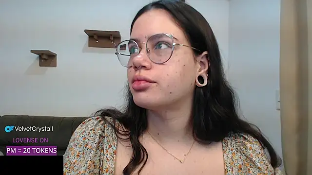 crystalll room online show from September 16, 2025, 2:56 am