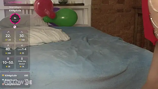 Snapshot of _TiffanyCo_ chatting on February 1, 2025, 10:05 am TiffanyCo online show from February 1, 2025, 10:05 am