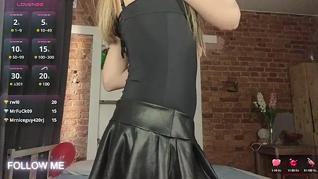 Snapshot of _TiffanyCo_ chatting on February 4, 2025, 9:17 am TiffanyCo online show from February 4, 2025, 9:17 am