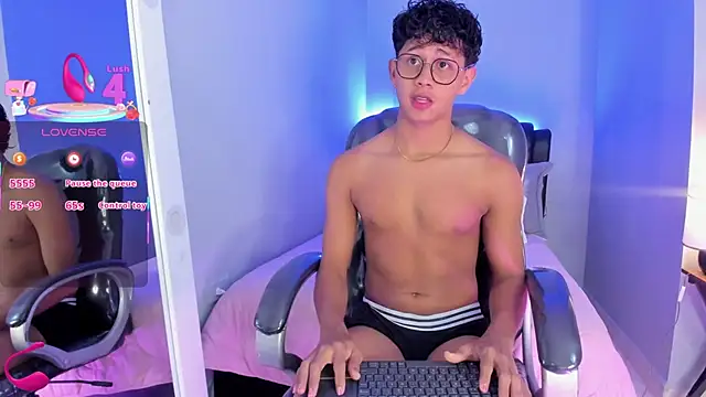 Snapshot of Dawn16_ chatting on November 30, 2025, 1:56 pm Dawn16 online show from November 30, 2025, 1:56 pm