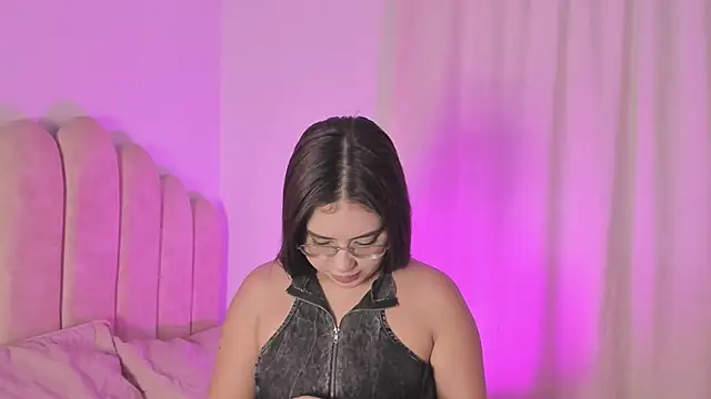 Snapshot of Marianagarcia01 chatting on February 20, 2026, 10:12 pm Marianagarcia01 online show from February 20, 2026, 10:12 pm