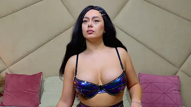 ChloeFrost online show from November 17, 2025, 6:06 am