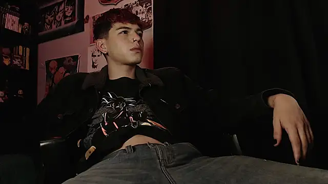 Snapshot of Mickey_Magic chatting on March 21, 2025, 7:22 am Mickey Magic online show from March 21, 2025, 7:22 am