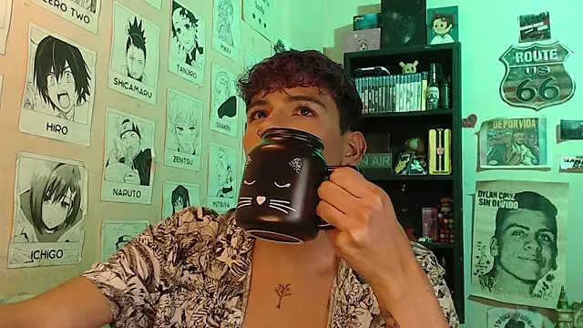 Snapshot of Mickey_Magic chatting on February 21, 2025, 4:07 am Mickey Magic online show from February 21, 2025, 4:07 am