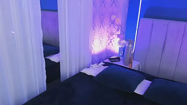 Snapshot of JeanneSabatier chatting on November 21, 2025, 8:19 pm JeanneSabatier online show from November 21, 2025, 8:19 pm