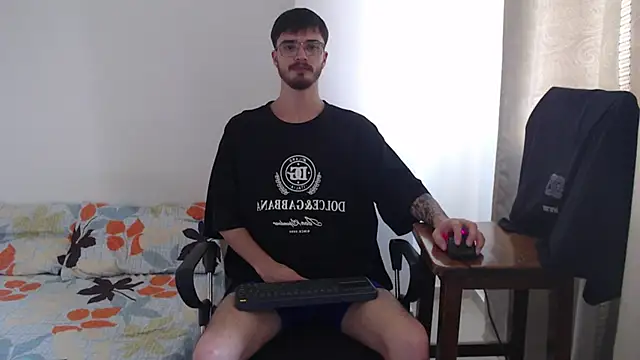 Snapshot of Aleex_Miller chatting on November 30, 2025, 9:59 pm Aleex Miller online show from November 30, 2025, 9:59 pm