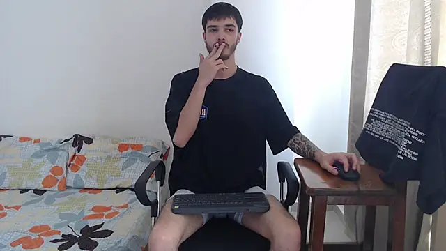 Snapshot of Aleex_Miller chatting on November 4, 2025, 2:43 pm Aleex Miller online show from November 4, 2025, 2:43 pm